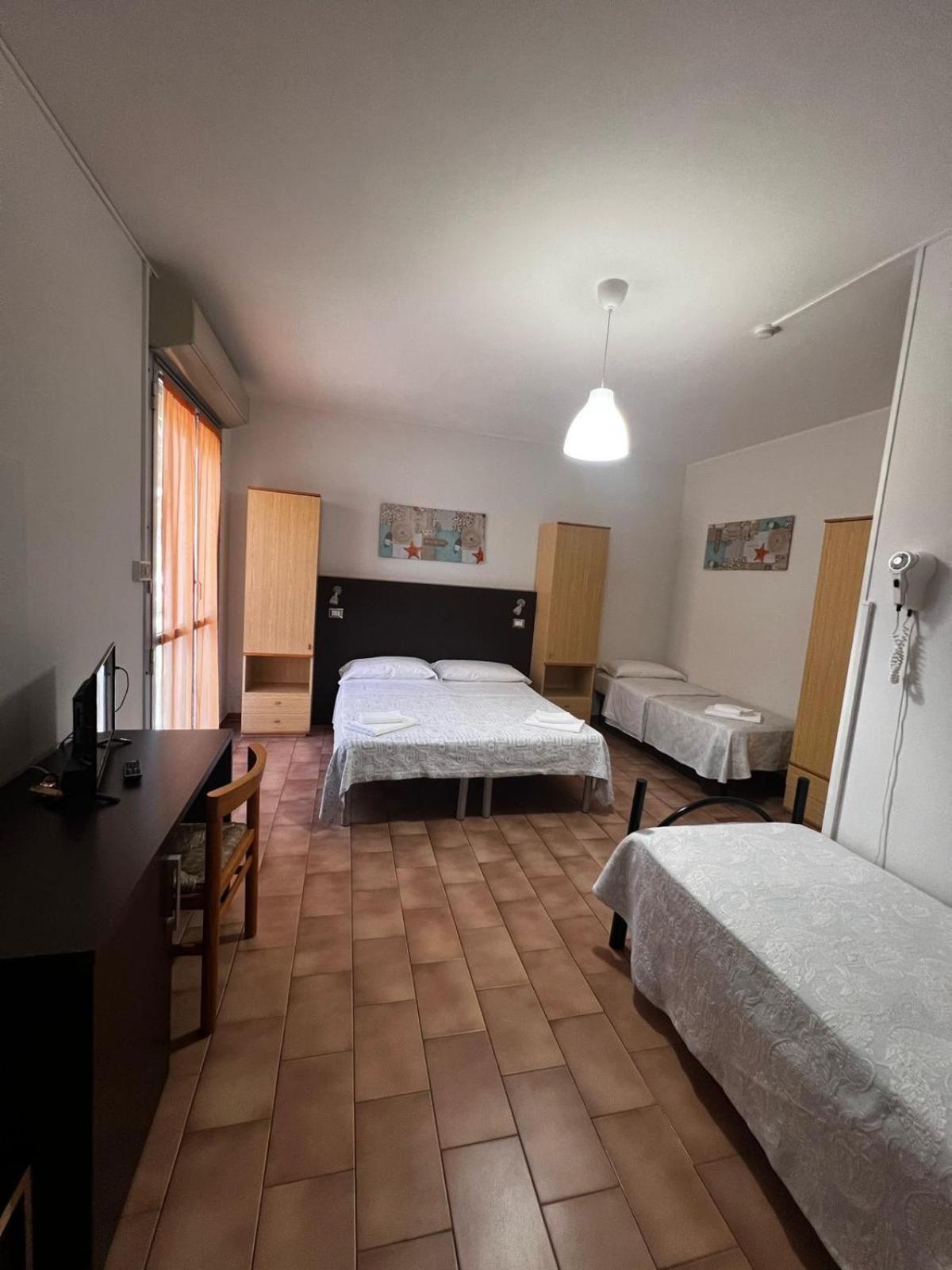 Hotel Nazionale Cervia Esterno foto