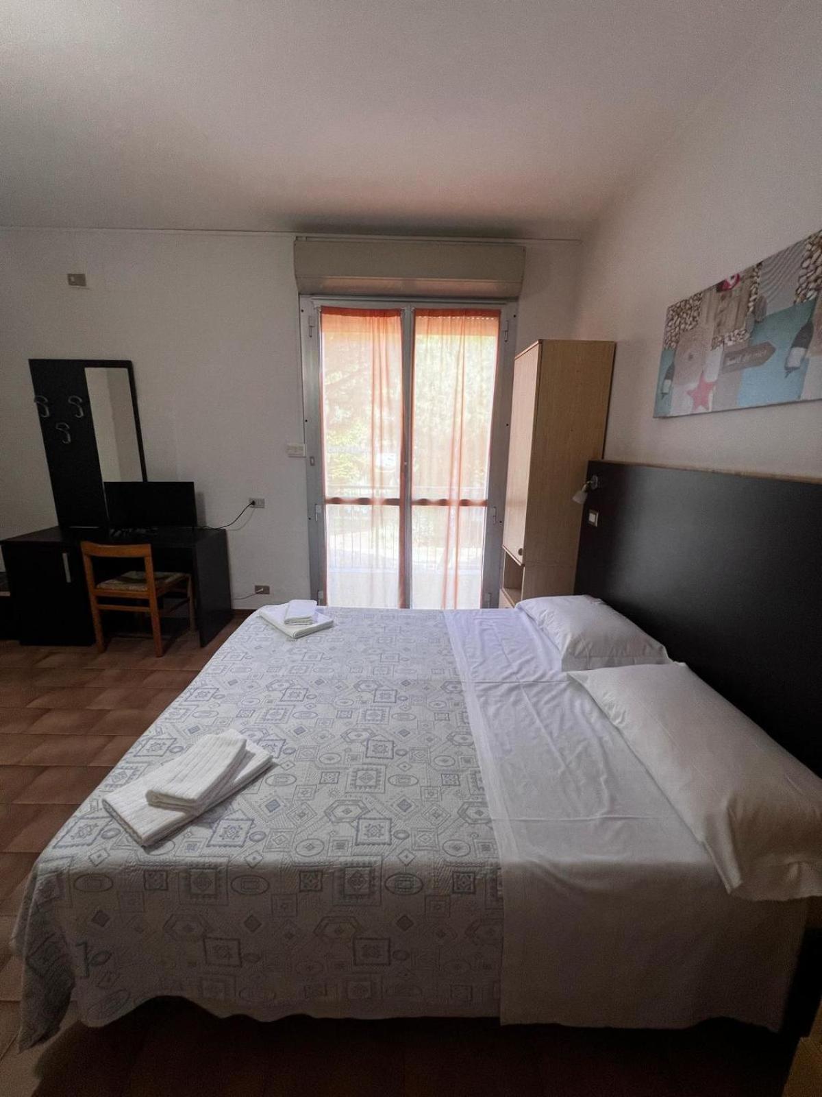 Hotel Nazionale Cervia Esterno foto