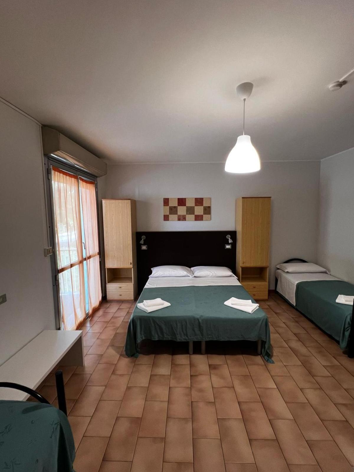 Hotel Nazionale Cervia Esterno foto