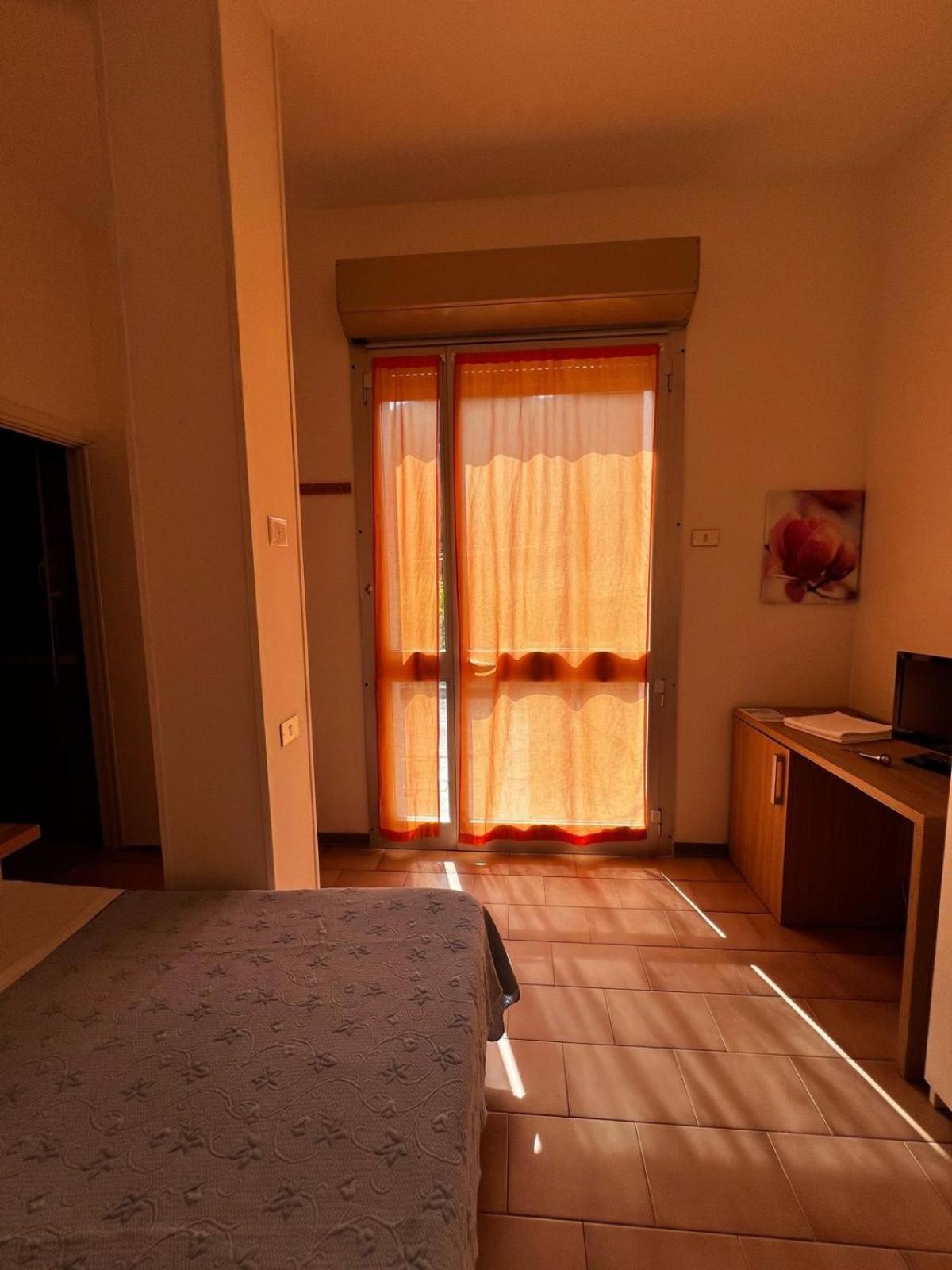 Hotel Nazionale Cervia Esterno foto